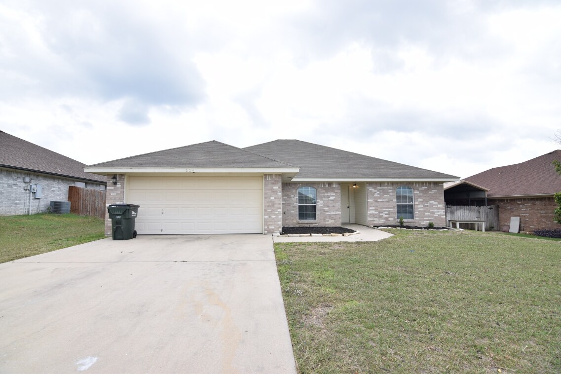 Primary Photo - 224 Timber Ridge Dr
