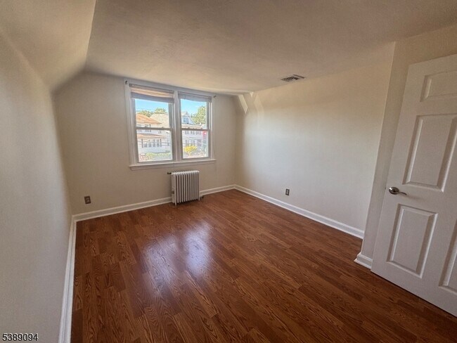 Foto del edificio - 233 Broughton Ave