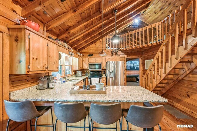 Foto del edificio - Charming 3BR Cabin in Mineral Bluff