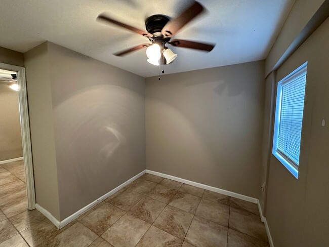 Foto del edificio - 1 bedroom 1 bath apartment for rent in Pen...