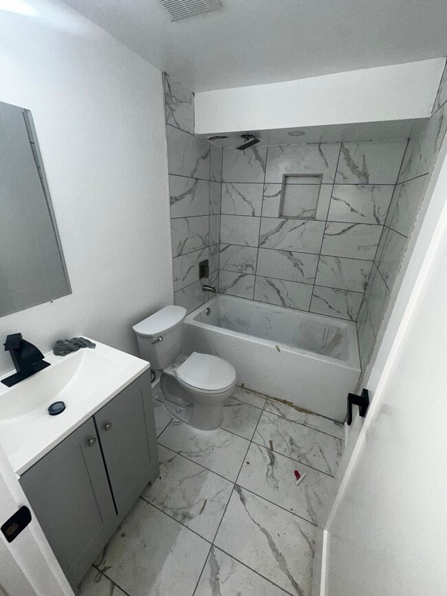 Foto del edificio - 408 Chaplin St SE
