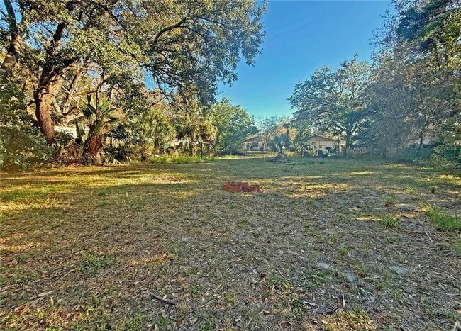 Building Photo - 3215 E Louisiana Ave