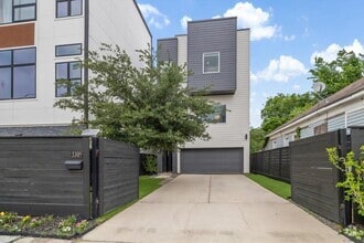 Building Photo - 3309 Gillespie St