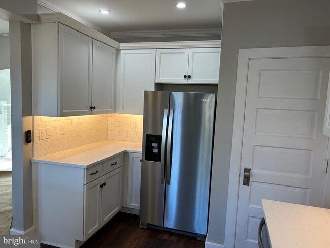 Building Photo - 1407 Delaware Ave