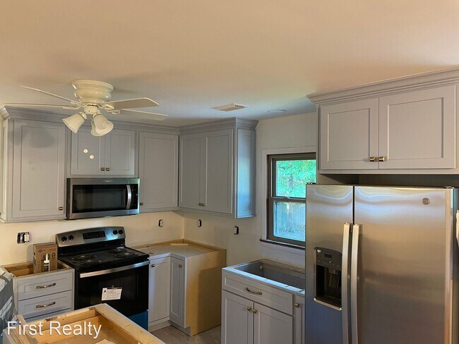 Foto del edificio - 2 br, 2 bath House - 642 E. Samford Ave.