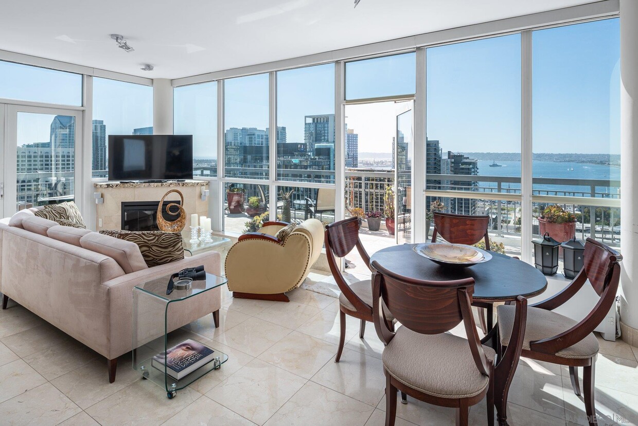 Foto principal - 300 W Beech St