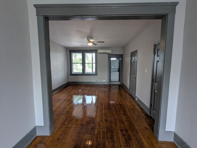 Foto del edificio - 2914 Idlewood Ave