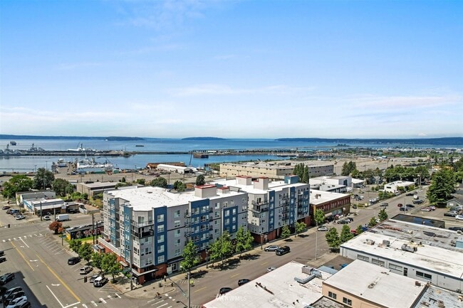 Condominios Nautica Soundview - 2824 Grand Ave