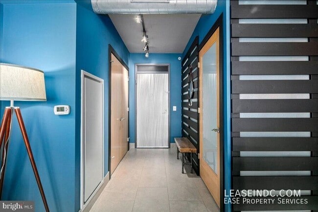 Building Photo - 1133 14th St NW