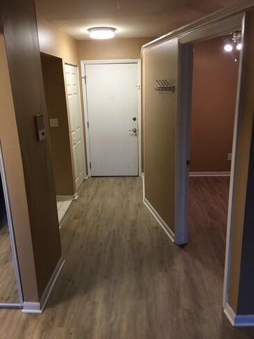 Entry hallway view - 57 Washington Blvd