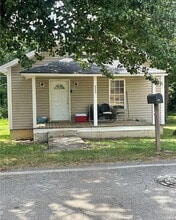 Building Photo - 313 Lakeside Dr