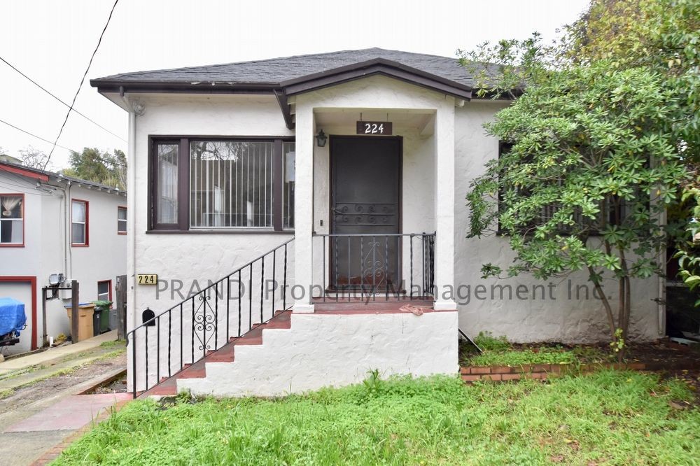 Primary Photo - Lovely 3 Bedroom Gerstle Park Home