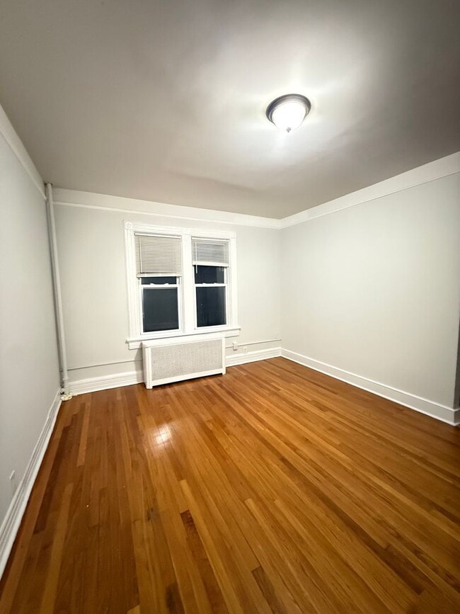 Building Photo - 125 Chester St