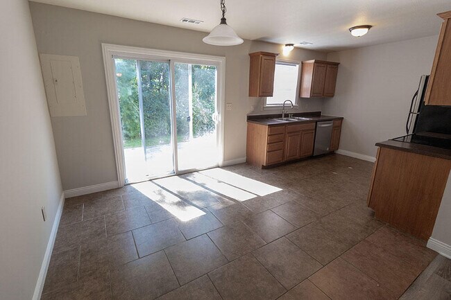 Foto del edificio - 4700 Dehaven Dr