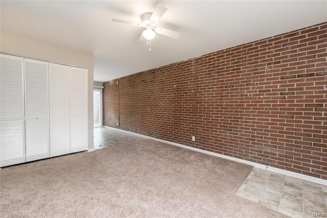 Building Photo - 482 Hill Dr