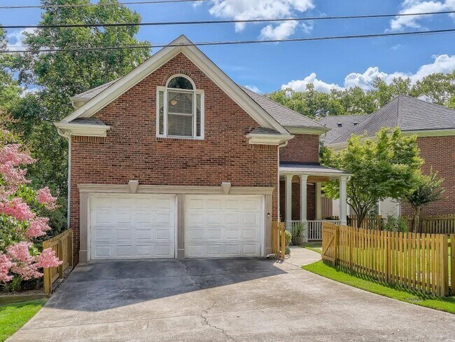 Foto del edificio - 2330 Logan Cir NE