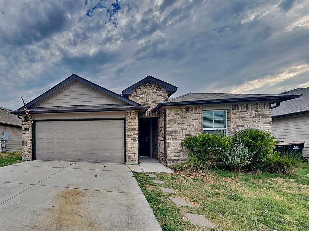 Primary Photo - 221 Dylan Dr