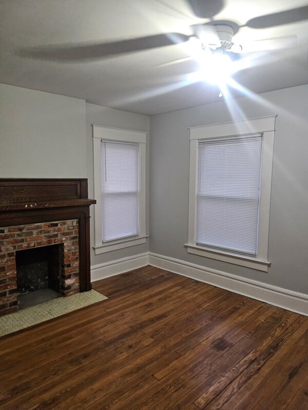 Building Photo - 1619 E Main St