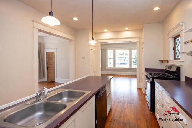 Foto del edificio - 2445 SE Belmont St