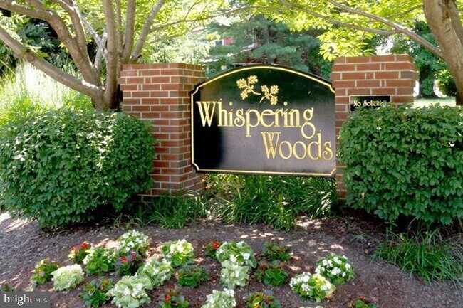 Foto del edificio - 1656 Woodtree Ct E