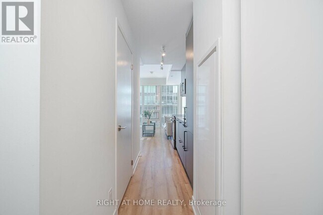 Photo du bâtiment - 135 E Liberty St