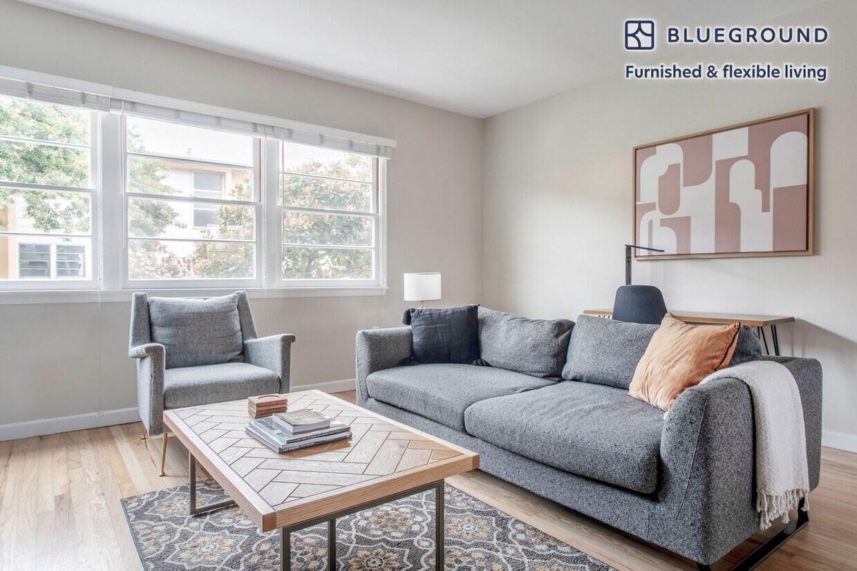 Foto principal - 1052 Elkgrove Ave