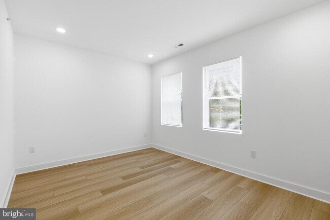 Building Photo - 2223 N 22nd St