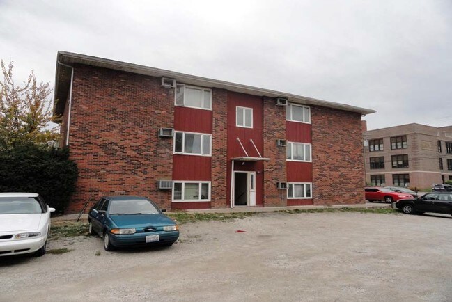 Building Photo - 515 W Monroe St