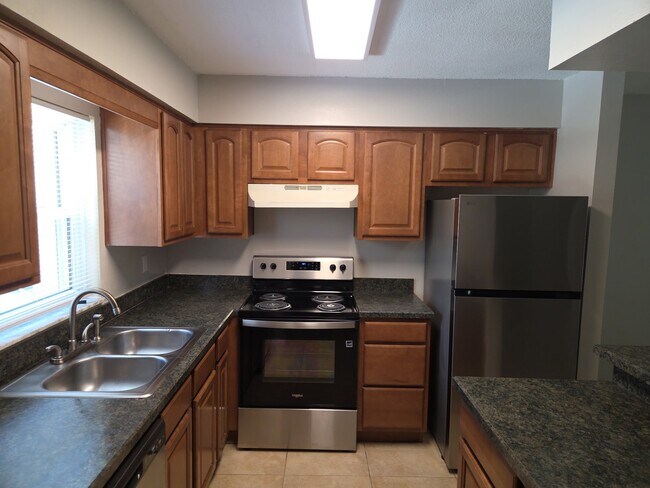 Foto del edificio - 2434 John Young Pkwy