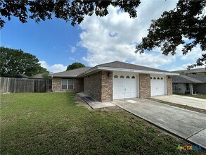 Building Photo - 1644 W County Line Rd