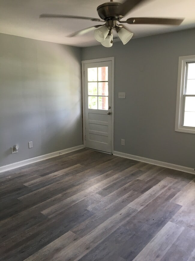 Foto del edificio - 403 E Maple St