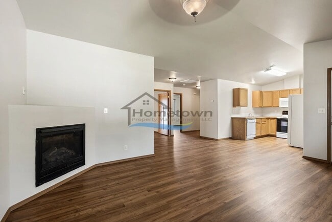 Building Photo - Two-Bed, Two-Bath Duplex with Garage in Co...