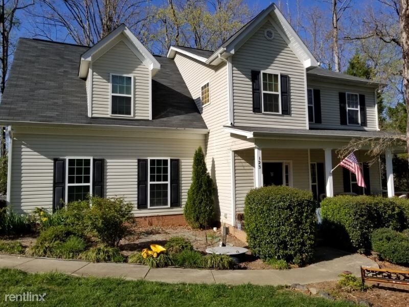123 Wood Acre Dr, Mooresville, NC 28115 Room for Rent in Mooresville