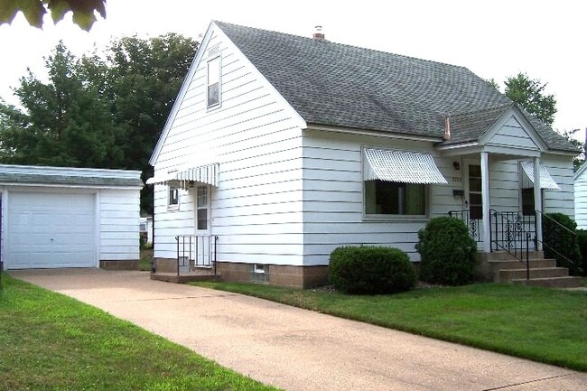 Exterior and Garage - 2723 5th St