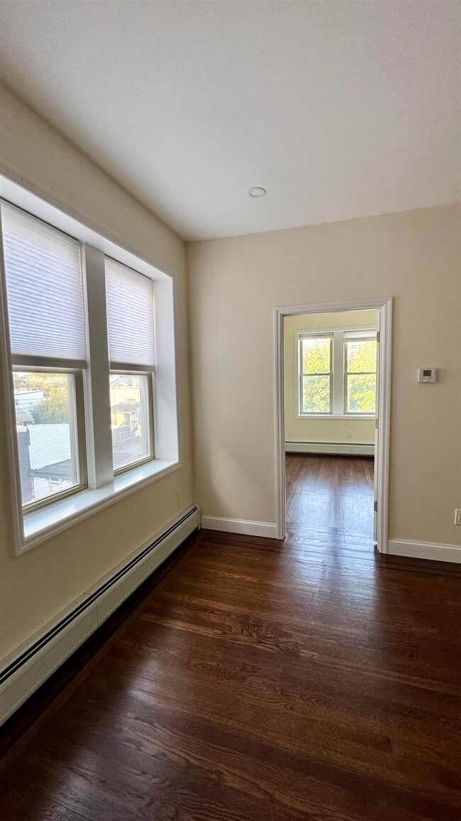 Foto del edificio - 76 Beacon Ave