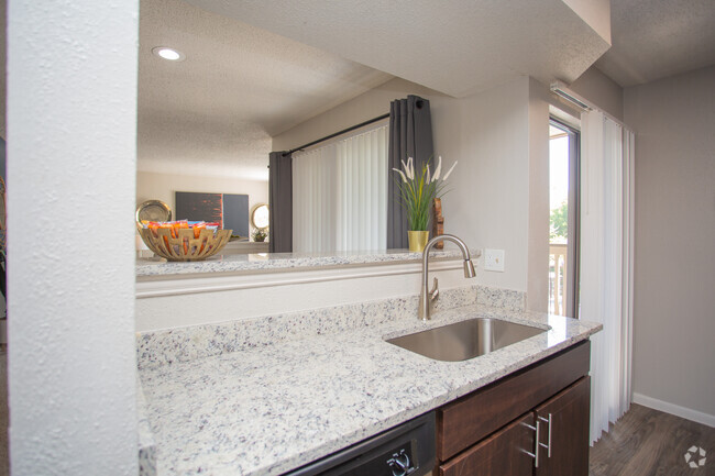 2HAB, 2BA - 996SF - Modelo B2 - Laurel Heights at Cityview