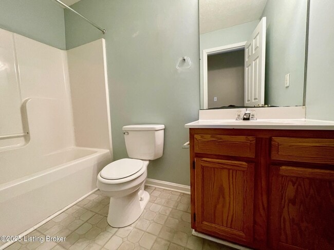 Foto del edificio - 2650 Lindsay Ave