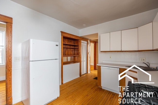 Building Photo - 2442 N Ashland Ave