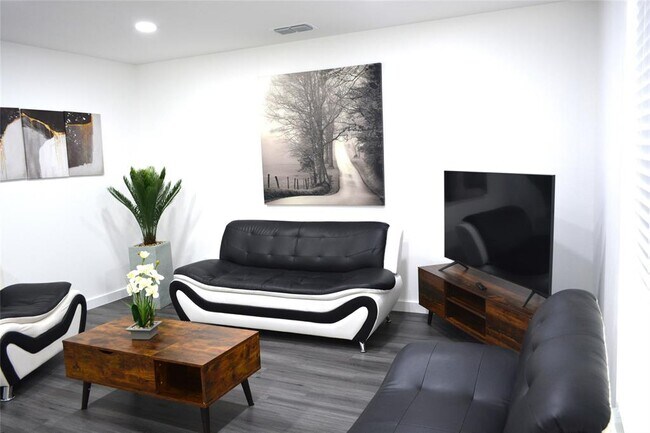 Foto del edificio - 1408 Fairfield Dr