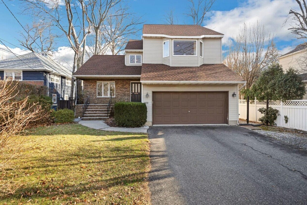 Primary Photo - 1153 River Rd
