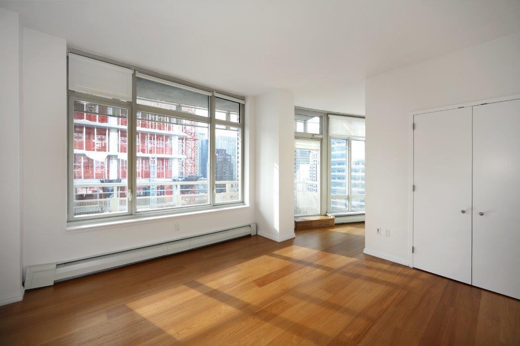 Primary Photo - 203 E 59th St