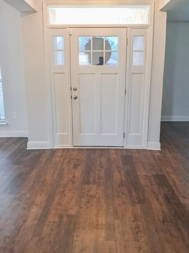 Foto del edificio - 5783 Dogwood Dr E