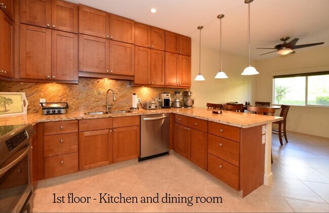 Cocina espaciosa - 37 Polohina Ln