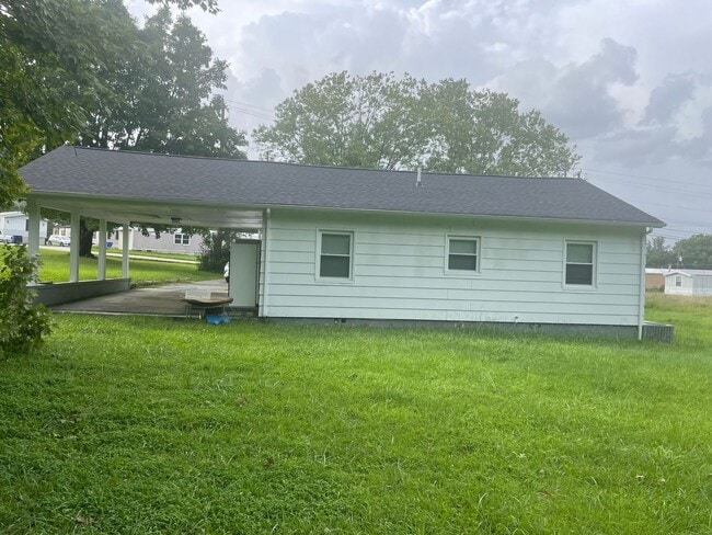Building Photo - Knoxville 37918 - 2 bedroom, 1 bath home c...