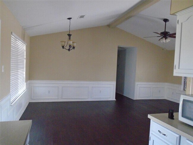 Building Photo - 3817 Trinity Ln