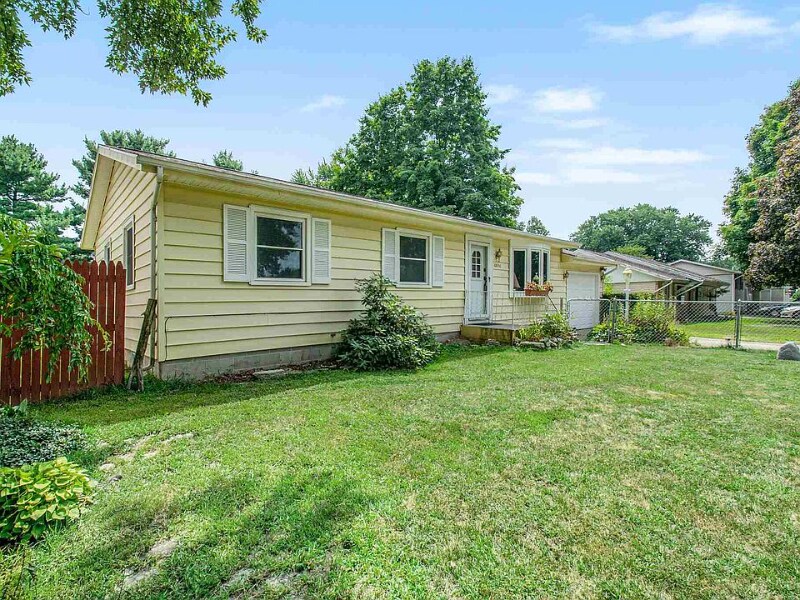 Foto principal - 30830 Lincoln Dr