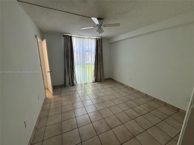 Foto del edificio - 11780 SW 18th St