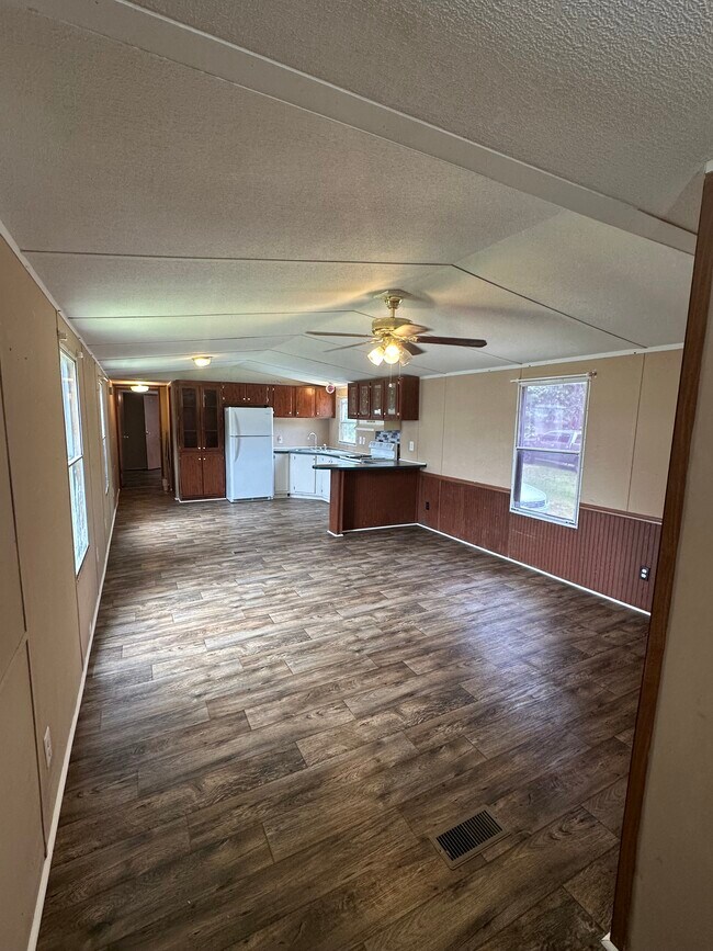Foto del edificio - 118 Wild Forest Ln