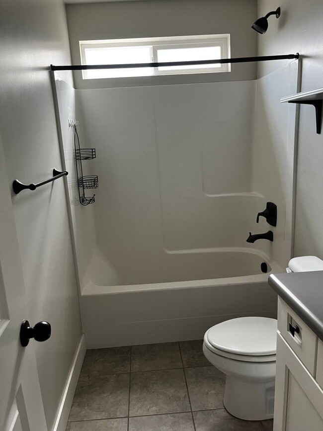 Building Photo - GORGEOUS Townhome!!!