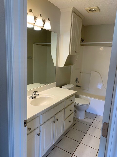 Foto del edificio - 21 Ivanhoe Dr